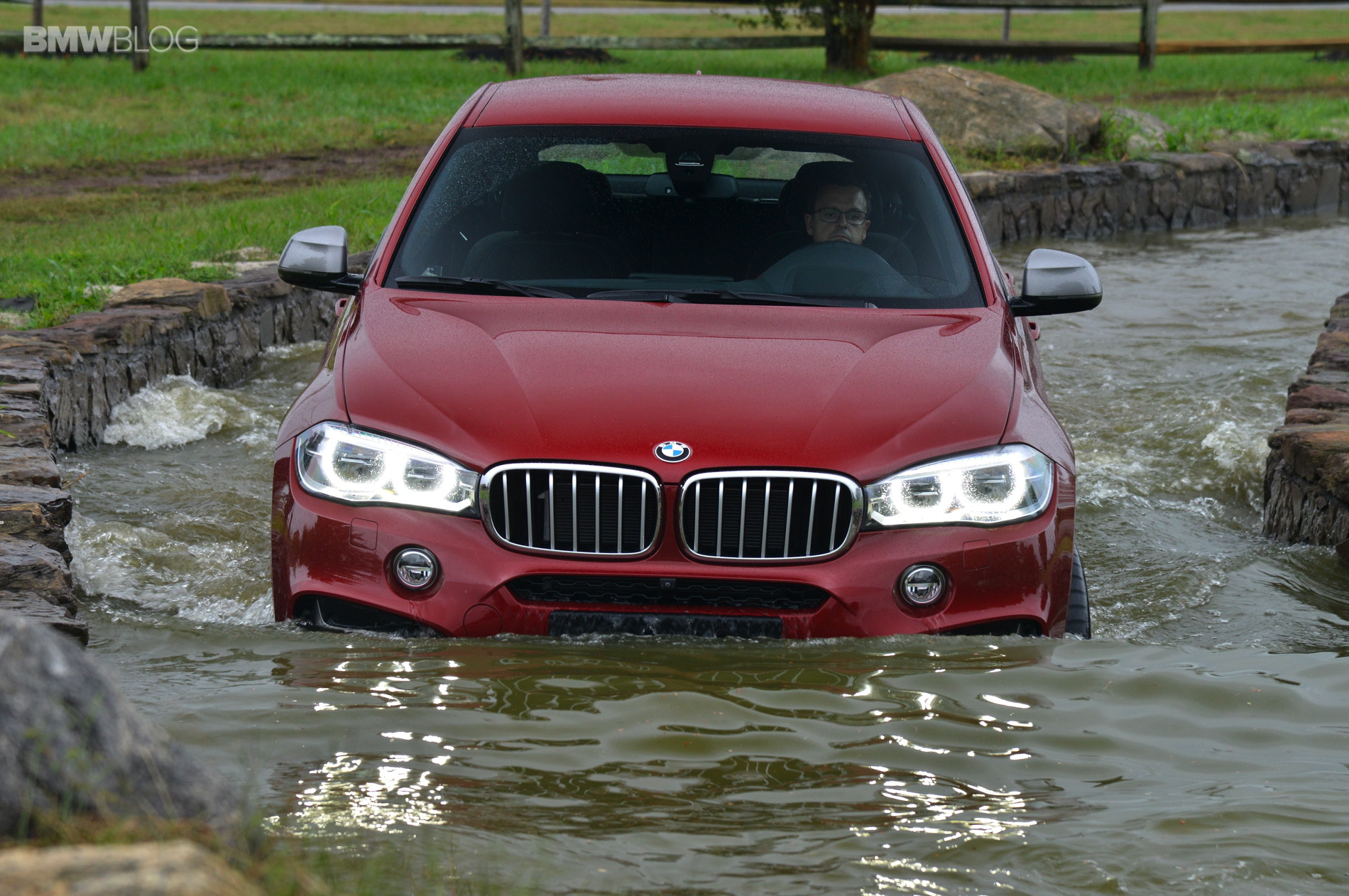 Name:  bmw-x6-off-road-rain-44.jpg
Views: 1456
Size:  716.6 KB