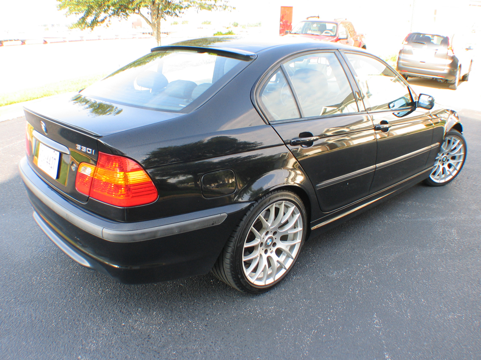 Name:  2005 BMW 330i ZHP - 3 right rear.jpg
Views: 1581
Size:  707.1 KB