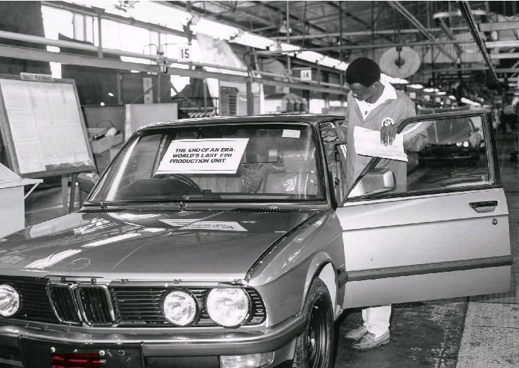 Name:  BMW E28 end of production Dec 1989 Rosslyn South Africa.jpg
Views: 180
Size:  130.0 KB